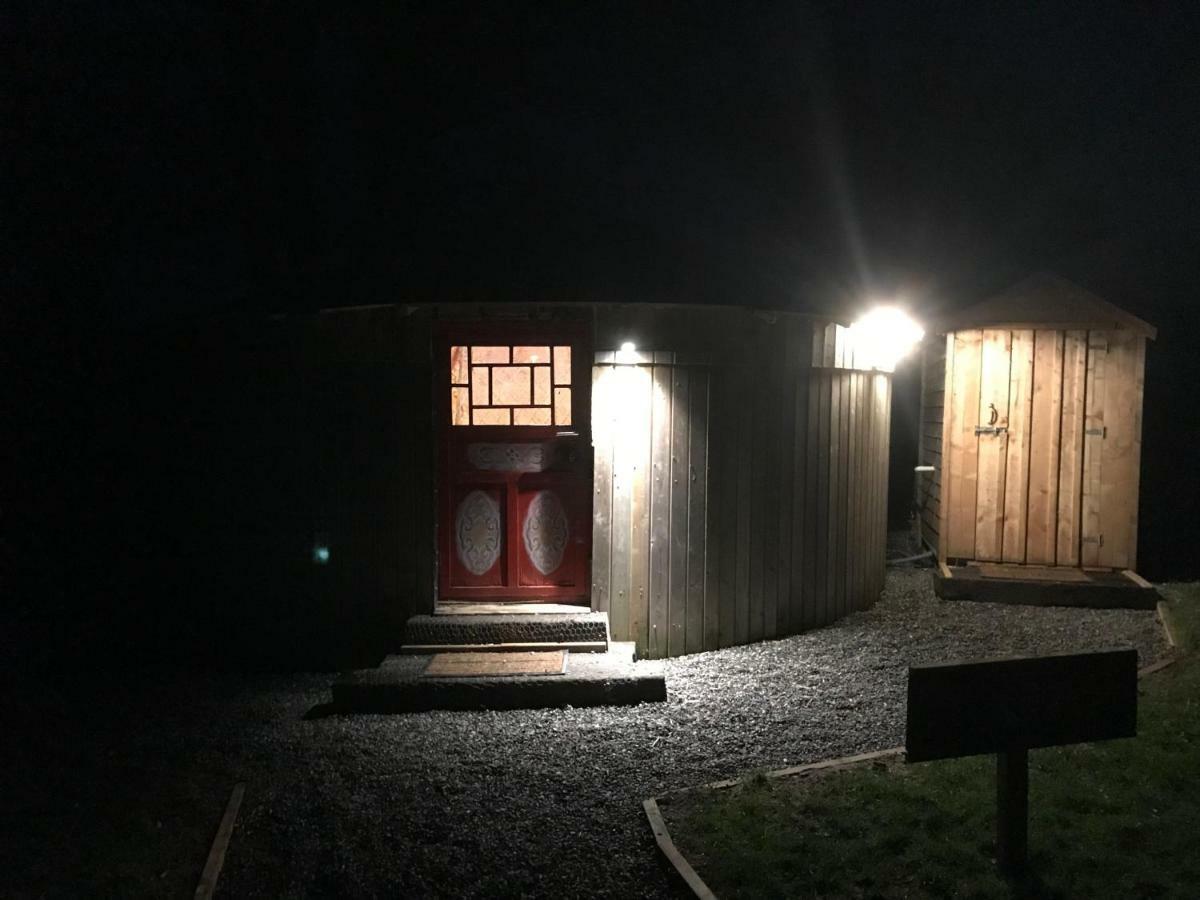 Mcclure Yurt At Carrigeen Glamping Килкени Екстериор снимка